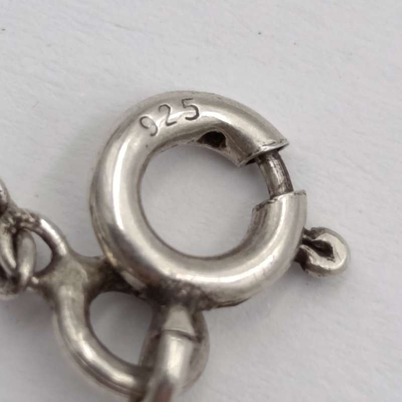 Vintage sterling silver necklace with cushion cut smokey quartz - weighs 19.3g - length 47cm
